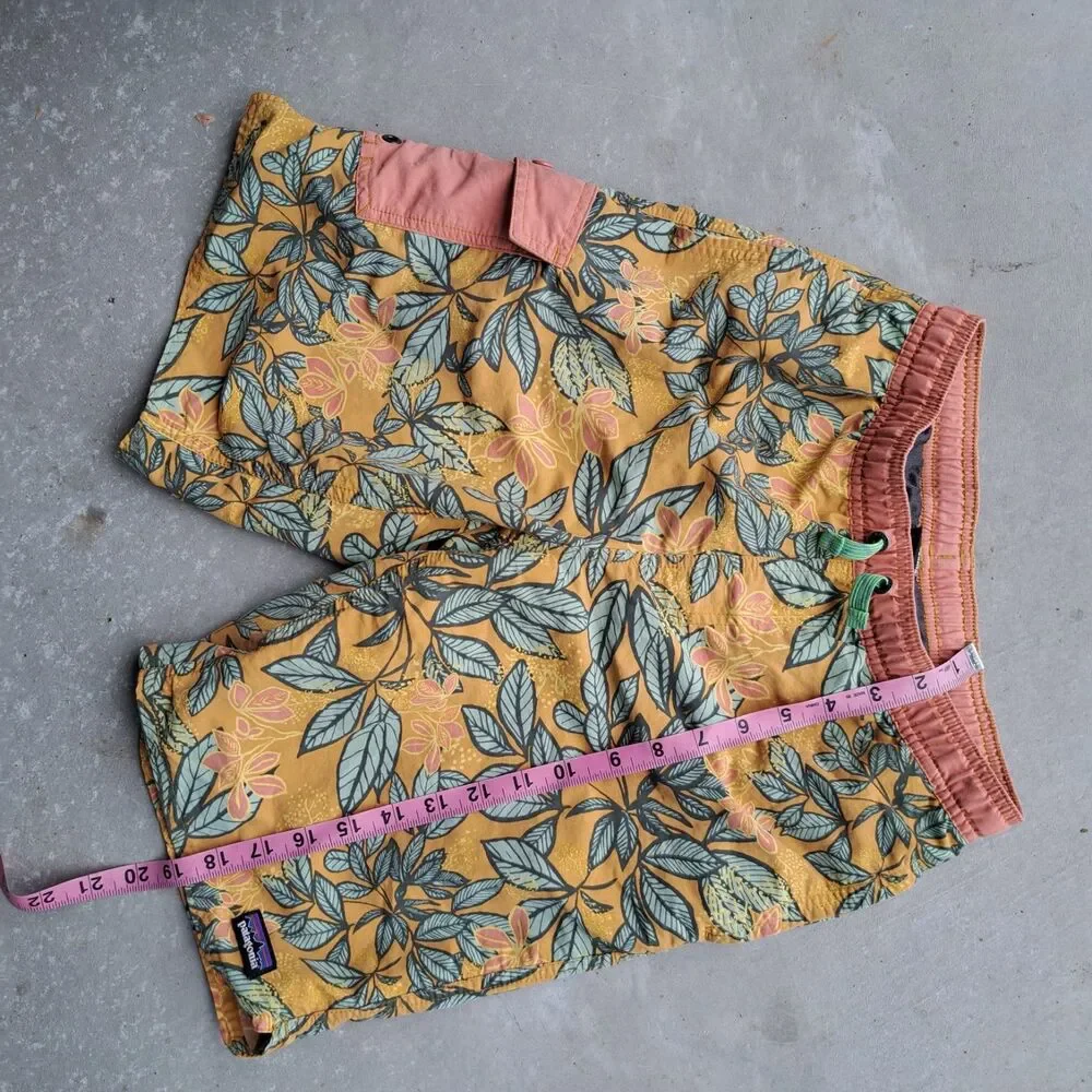 Patagonia Boys Large Baggie Boardshorts Swim Trunks Shorts Prairie Gold Leaves